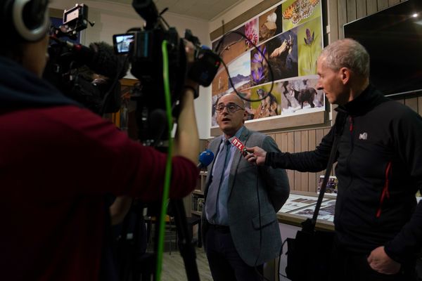 Le maire des Contamines-Montjoie (Haute-Savoie), Etienne Jacquet, lors d'une conférence de presse le 10 février 2020.