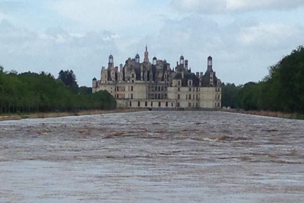 Le parc du Château de Chambord inondé. 