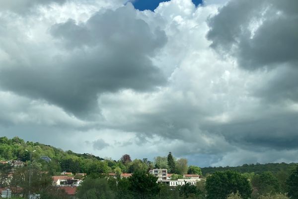 Le ciel gris au-dessus de Nancy en ce 14 mai 2021, est bien installé pour deux semaines minimum. 