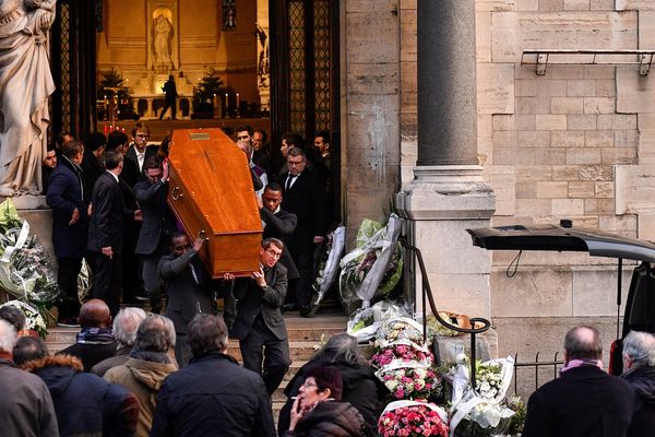 Les obsèques de Nicolas Chauvin avaient lieu hier mercredi 19 décembre. Il est le troisième jeune rugbyman mort cette année de blessures provoquées au cours d'un match