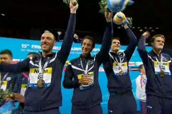 Mondiaux de natation : les Français sur le podium. Ils ont décroché l'or en relais 4x100 mètres nage libre 