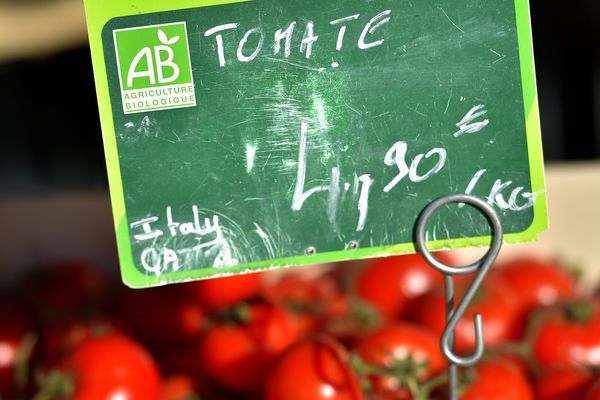 Des tomates bio produites en Italie sur un étal à Nantes. Photo d'illustration. 