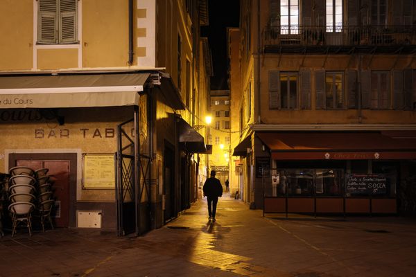 Un couvre-feu pour les moins de 13 ans entre en vigueur à Nice.