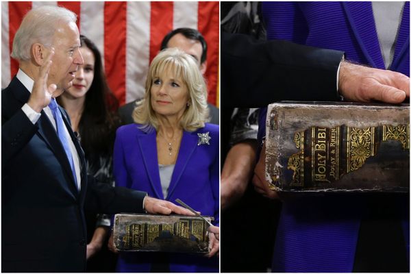 Joe Biden, le 20 janvier 2013, prête serment alors qu'il devient pour la seconde fois vice-président des États-Unis d'Amérique suite à la réélection de Barack Obama. Sur sa bible familiale, on peut lire "Douay Bible", en référence à la "bible de Douai".