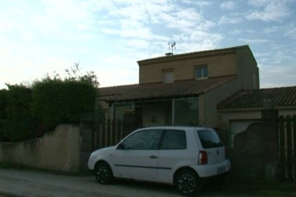 La maison de l'homme de 69 ans est située en face de celle de la dame âgée.