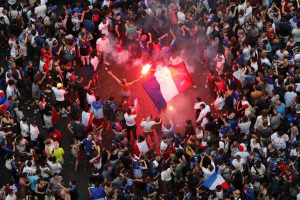 De nombreuses femmes témoignent d'agressions sexuelles après la victoire des Bleus.