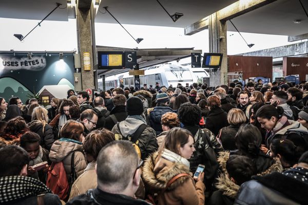 Les maires des stations de ski dénoncent une pénurie de train - décembre 2023