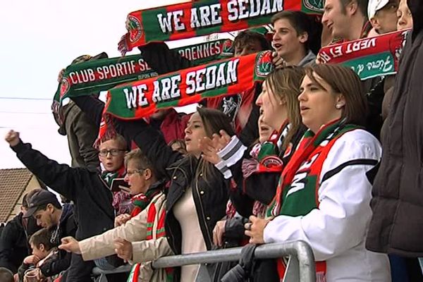 Les supporters sedanais étaient nombreux à faire le déplacement en Picardie pour vivre la montée en National