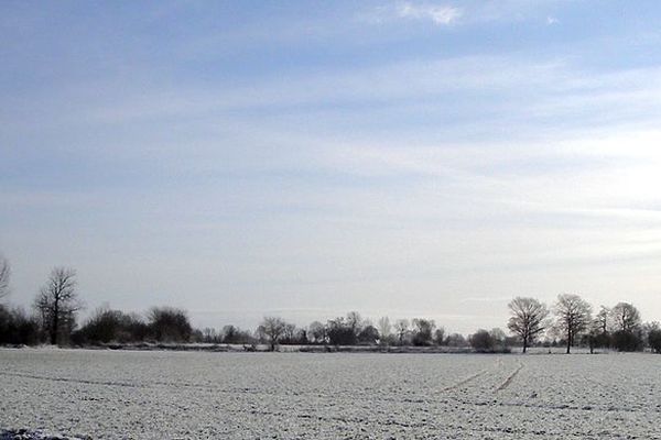 Une grande partie du sud de la Normandie se réveille  sous une pellicule neigeuse en ce LUNDI matin.