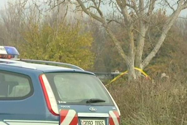 Martignargues - Saint-Cézaire-de-Gauzignan (Gard) - les gendarmes inspectent le lieu du drame - 23 novembre 2012