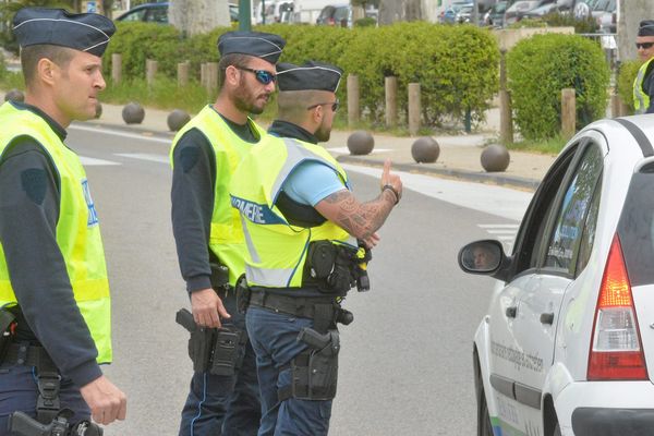 Photo d'illustration d'un contrôle routier par la gendarmerie nationale.