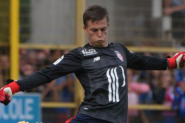 L'attaquant français de Lille, Nicolas De Preville lors du match de football de la Ligue 1 français entre Strasbourg (RCSA) et Lille (LOSC) au Stade Meinau à Strasbourg, le 13 août 2017. Il est attendu à Bordeaux.