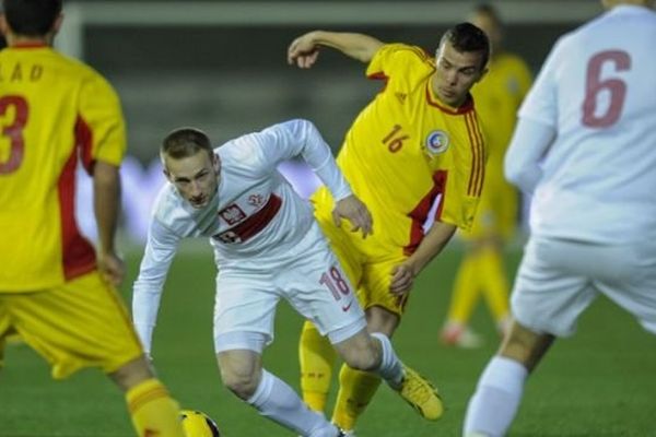 Le roumain Dan Nistor (à droite sur la photo) pendant le match amical Roumanie-Pologne en février.