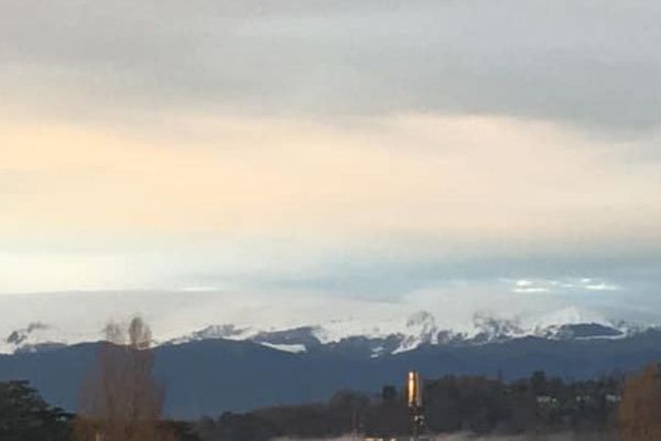 Les Pyrénées vues depuis la Locale de France 3 Pau Sud Aquitaine