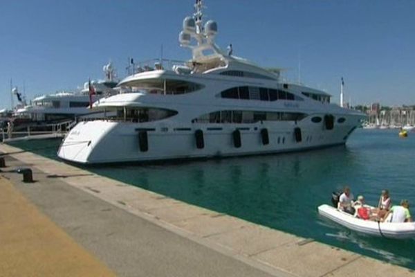 Le quai des milliardaires, sur le port Vauban, à Antibes