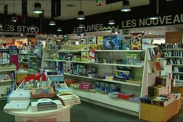 La librairie Chapître de Nevers propose toutes sortes de produits culturels, en plus de la papeterie