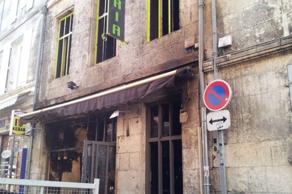 La pizzeria du centre-ville d'Angoulême après l'incendie de cette nuit.