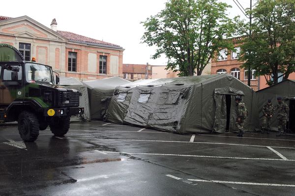 Lavaur transformée en camp retranché