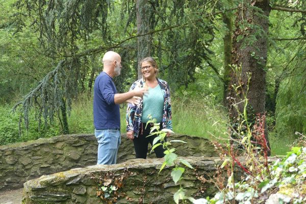 Julie Hattu découvre la vallée du Layon en compagnie d'Étienne Davodeau