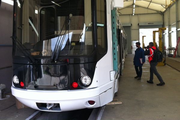 L'entreprise clermontoise ACC (Ateliers de Construction du Centre ) est spécialiste de l' ingénierie et de la maintenance dans le secteur ferroviaire.Elle rénove, modernise et révise les matériels roulants, comme les RER A et B à Paris, le mythique Orient Express et actuellement le tramway de Grenoble.
