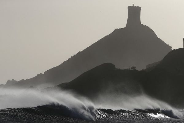 La Corse est placée en vigilance orange vent fort jusqu'à ce samedi, 18 heures, pour l'heure.