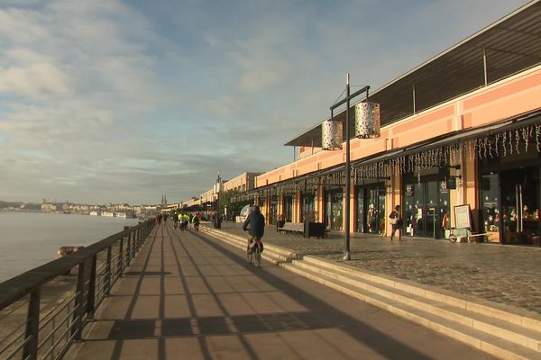 Bordeaux, le Quai des Marques au bord de la Garonne