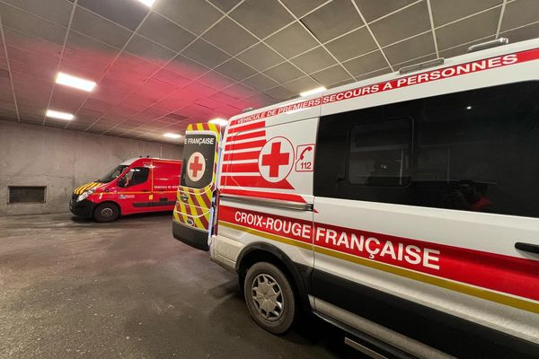 Cinq ambulances de la Croix-Rouge en pré-alerte pour faire face aux conditions météo dans le Pas-de-Calais.