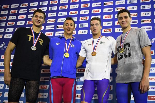 De gauche à droite : Roman Fuchs, Jordan Pothain, Rémi Meresse et Mehdi Lagili, après la finale du 200m nage libre des championnats de France 2019, à Rennes.
