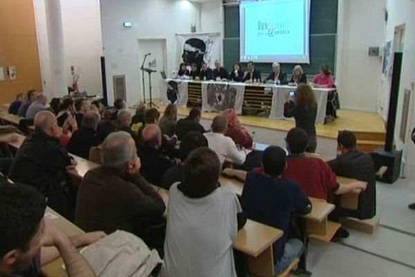 07/04/13 - Salle comble pour l'assemblée générale d'Inseme per a Corsica