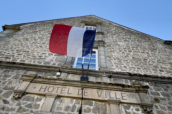 (illustration) Ce sont majoritairement les maires qui apportent leur parrainages aux candidats à la présidentielle.