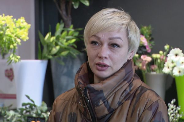 En octobre 2022, Oksana a poussé la porte d'une boutique de fleurs à Besançon pour trouver du travail. Une audace qui a payé, pour cette réfugiée ukrainienne.