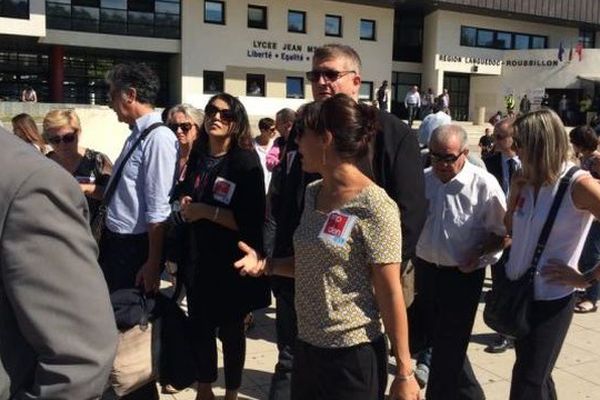 Les personnels de direction de l'Education nationale de second degré (proviseurs, proviseurs-adjoints, principaux et principaux-adjoints des collèges et lycées publics) manifestent devant le lycée Mermoz à Montpellier - 21 septembre 2016