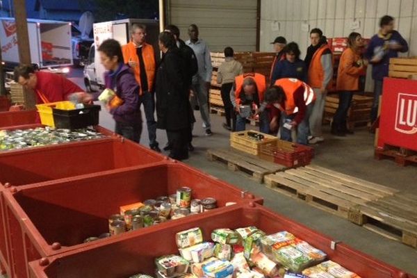 Au dépôt de la Banque Alimentaire dans l'agglomération de Grenoble