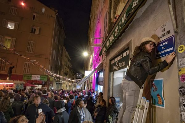 Hommage aux victimes de la rue d'Aubagne à Marseille.