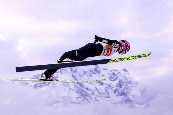 Joséphine Pagnier, équipe de France de saut à ski en coupe du monde à Engelberg en Suisse.