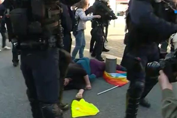 La septuagénaire  a été blessée lors du 19e samedi de manifestation des Gilets jaunes.