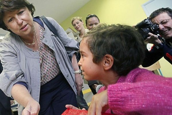 Martine Aubry en visite dans une école lilloise en 2009.