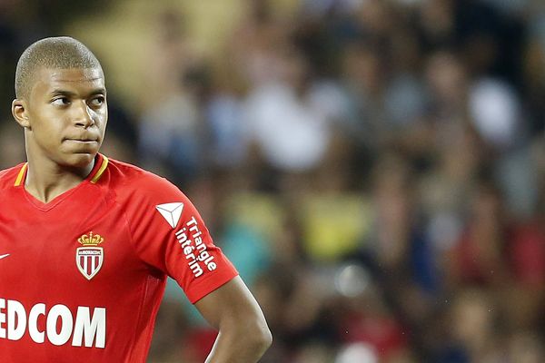 L'attaquant de Monaco Kylian Mbappé est-il proche du PSG ?