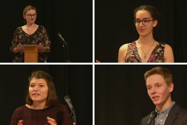 Quatre candidats s’expriment en plein concours d'éloquence lors des demi-finales organisées par le Rotary club de Charleville-Mézières ce samedi 30 mars à Charleville-Mézières.