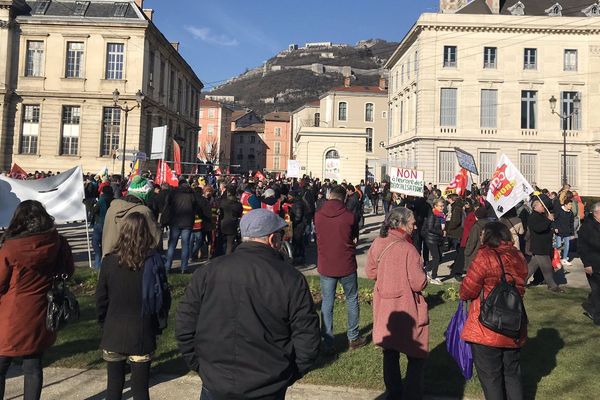 Les manifestants sont arrivés sur la place de Verdun.