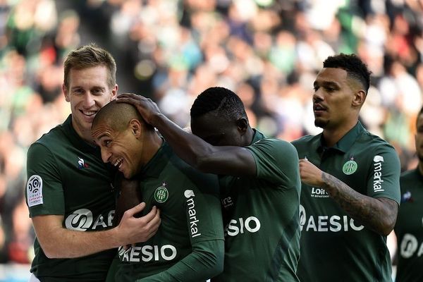 Asse / Rennes (Ligue 1 - 10 ème journée du championnat de France) - 21/10/2018. Wahbi Khazri transforme le penalty - stade G Guichard à St Etienne.