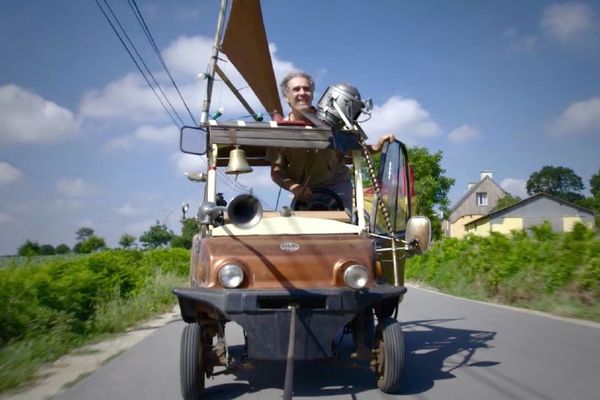 Robert Coudray, poète ferrailleur dans l'Enchanteur en chantier