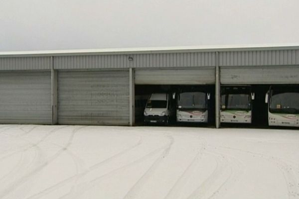 Repos forcé pour les chauffeurs et pour les bus du Cantal privés de sortie lundi