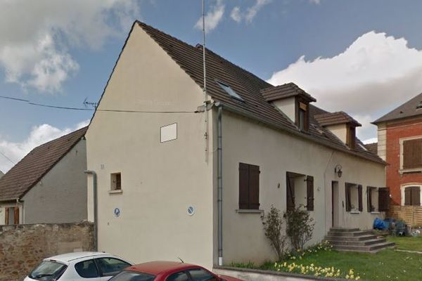 C'est dans cette maison de Breuil-le-Vert dans l'Oise que vivait la victime.