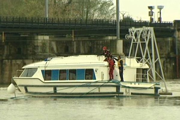 Le bateau était en convoyage.