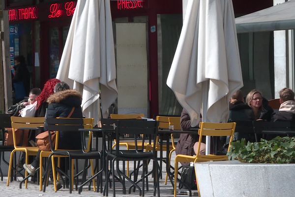 Ces derniers temps, l'homme a consommé dans plusieurs bars, cafés et restaurants limougeauds, sans payer.