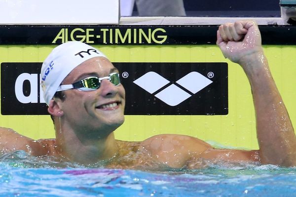 Florent Manaudou après sa victoire en 50 m papillon;