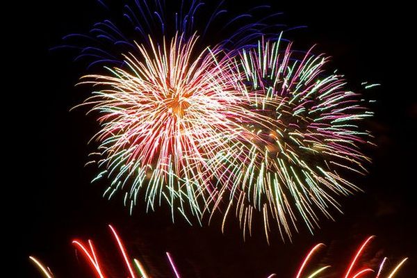 La Fête Nationale est souvent célébrée avec un feu d'artifice, gratuit et ouvert à tous