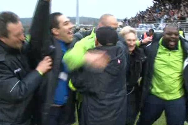 La joie des joueurs de Meaux à la fin du match face au Portel. 