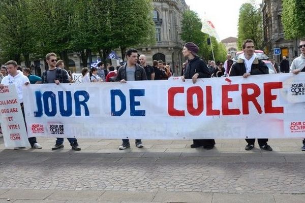 120 personnes ont défilé derrière la banderole de "Jour de colère"